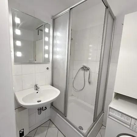 Apartment Fancy With 4k Tv For 3 People And 2 People Sleep Couch - Includes Kitchen Essen