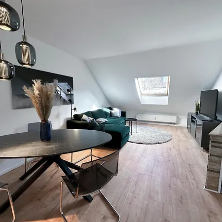Fancy With 4k Tv For 3 People And 2 People Sleep Couch - Includes Kitchen Essen