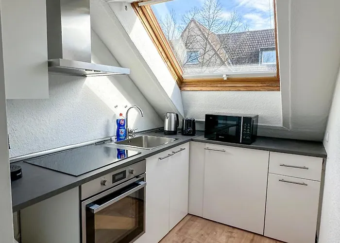 Διαμέρισμα Fancy With 4k Tv For 3 People And 2 People Sleep Couch - Includes Kitchen