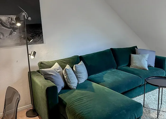 Fancy With 4k Tv For 3 People And 2 People Sleep Couch - Includes Kitchen * Έσσεν