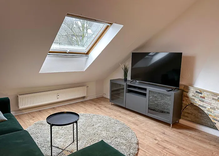 Fancy With 4k Tv For 3 People And 2 People Sleep Couch - Includes Kitchen Διαμέρισμα *