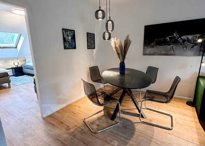 Fancy With 4k Tv For 3 People And 2 People Sleep Couch - Includes Kitchen Lejlighed Essen